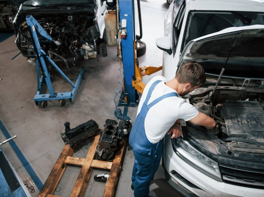 5 Signs Your Car Needs Auto Body Repairs in New Brunswick